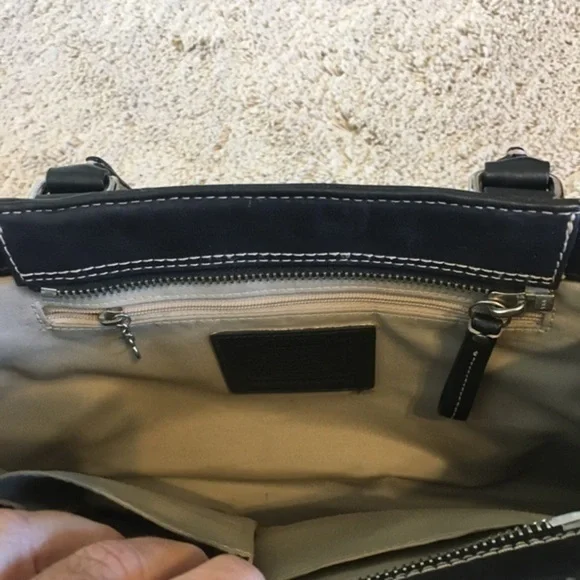 Coach black pebbled leather purse - Picture 10 of 16